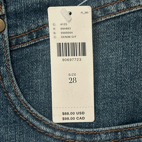 NWT Anthropologie Pilcro Rolled Denim Shorts - Picture 7 of 7